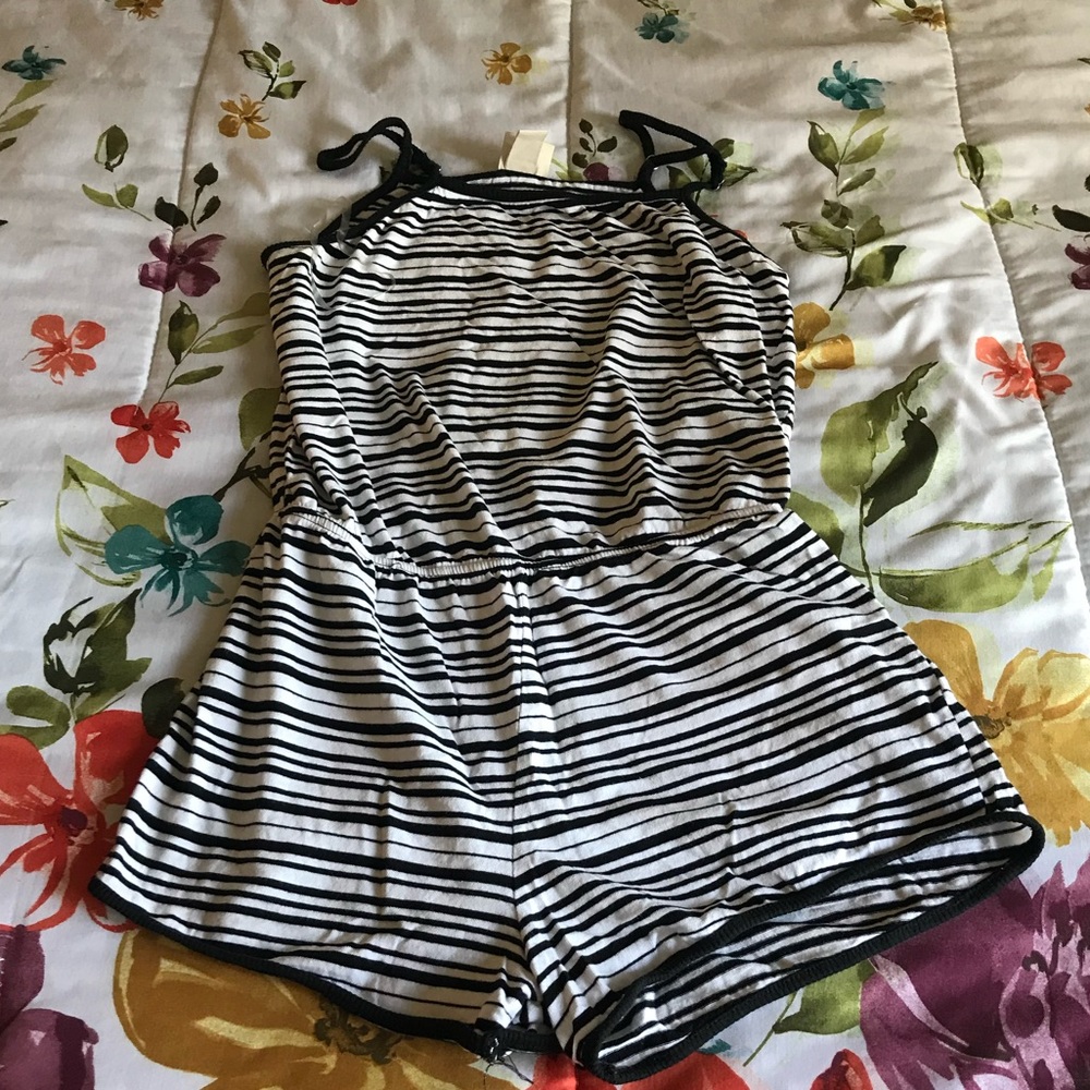 Mossimo Juniors Romper Sz XS